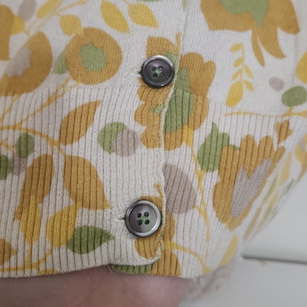 Boden Wool Floral Cardigan with button detail on the back size 4 Cottagecore - Picture 7 of 10
